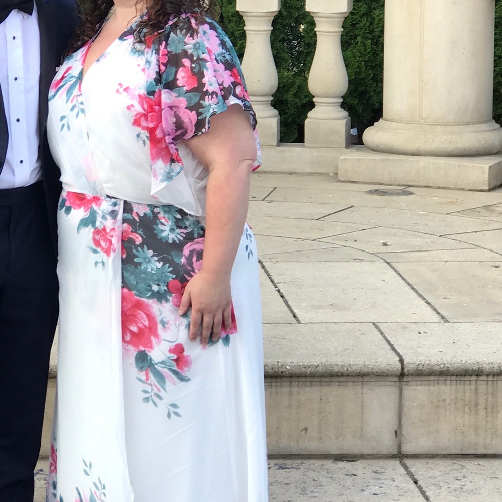 Boohoo Alisha Floral Hem Plunge Maxi dress